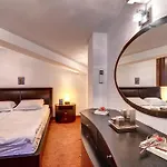 The Castle Complex 3* Παμπόροβο
